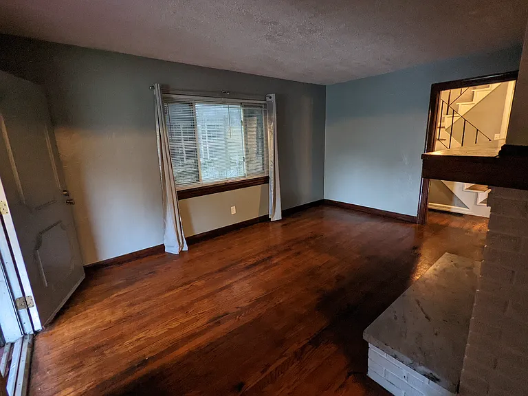 945 Vernon Dr — Photo 5
