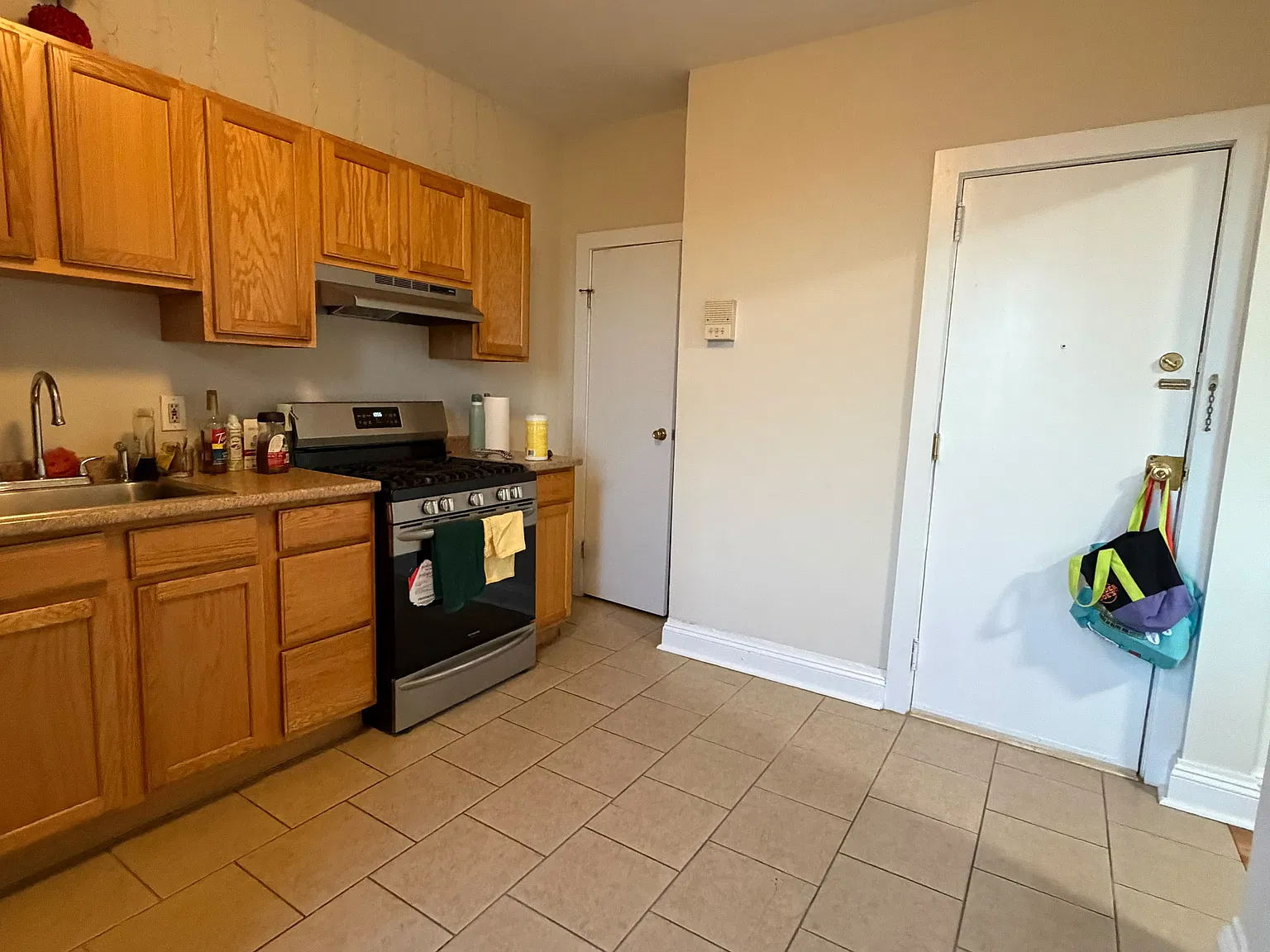 1 bed, 700 sqft, $1,850 — Photo 2