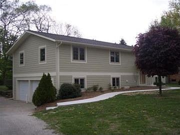 2nd image of 1077 Legion Park Dr