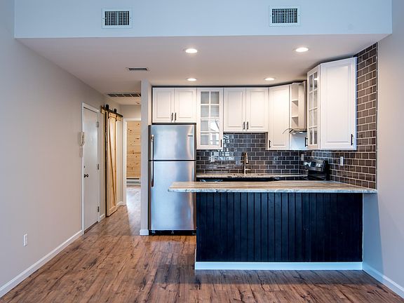 2nd image of 8 S Broadway APT 3
