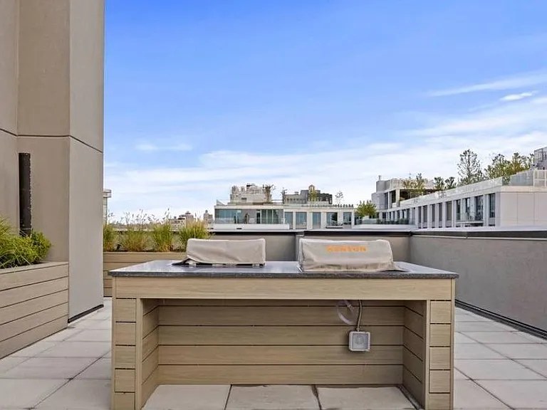 558 Sackett St #6E — Photo 9