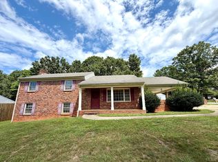 18 White Pine Dr, Lynchburg, VA 24501