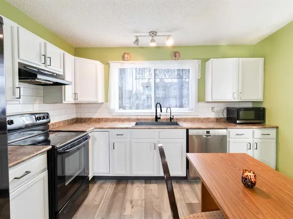 165 E Whitewood Pl NE, Calgary, AB T1Y 3S8