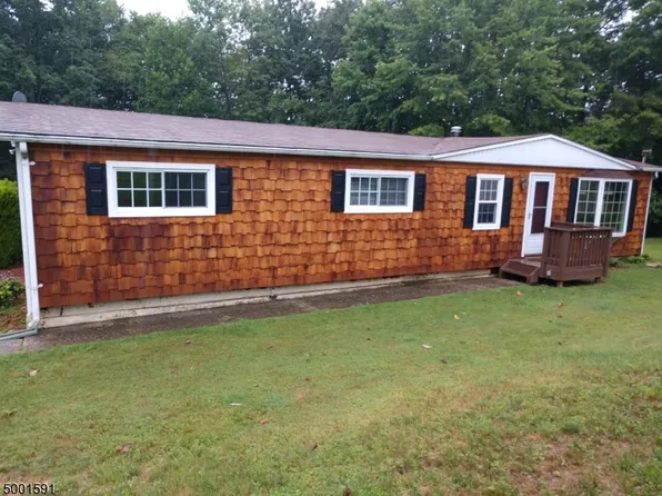 52 Baron Ct, High Bridge, NJ 08829