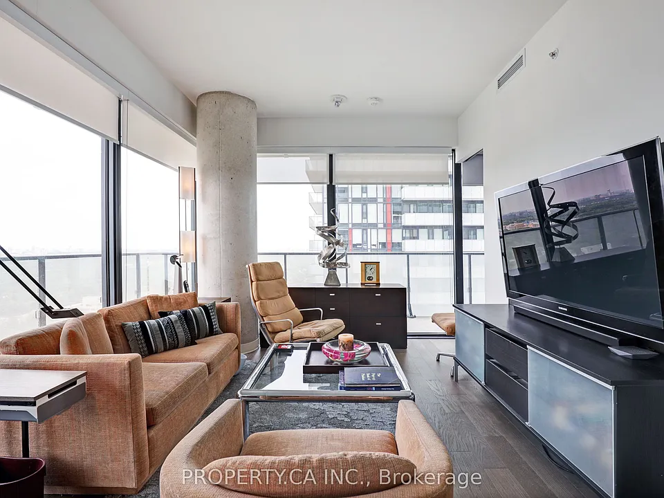 161 Roehampton Ave #3004