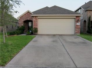 3045 Heather Grove Ln, Dickinson, TX 77539