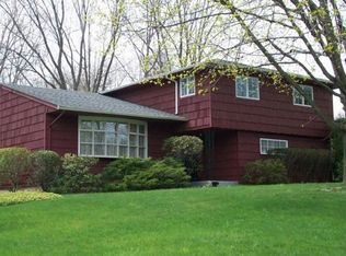 15 Huckleberry Dr S, Norwalk, CT 06850