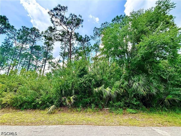 207 Robert Ave, Lehigh Acres, FL 33936