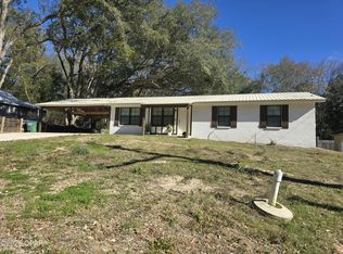 1002 S Weeks St, Bonifay, FL 32425