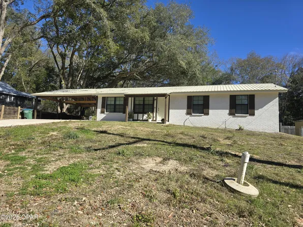 1002 S Weeks St, Bonifay, FL 32425