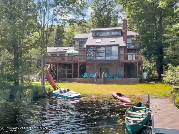 48 Lake Dr W, Clifton, PA 18424