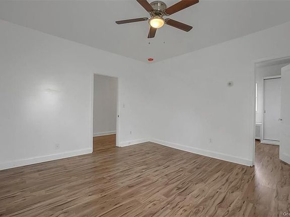5th image of 26 Elm St