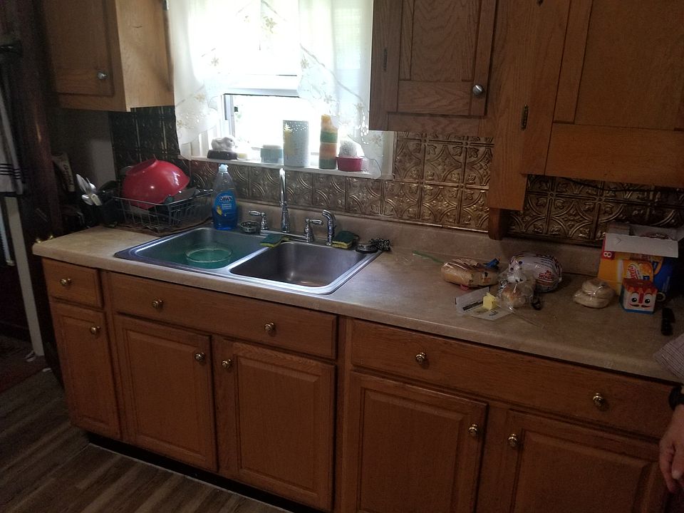 2nd image of 22-24 Alpine Pl #A
