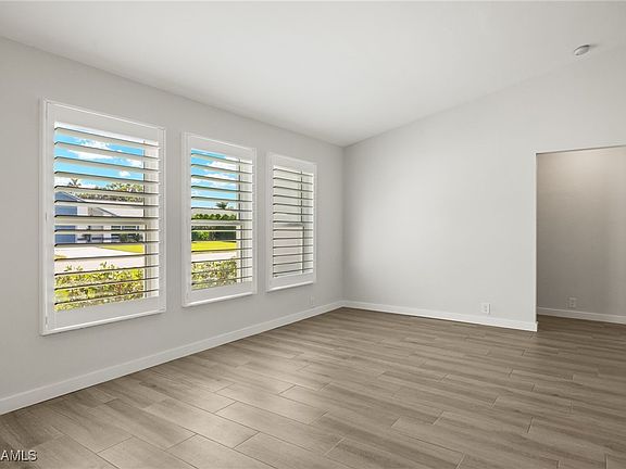 5th image of 6571 Saint Ives Ct