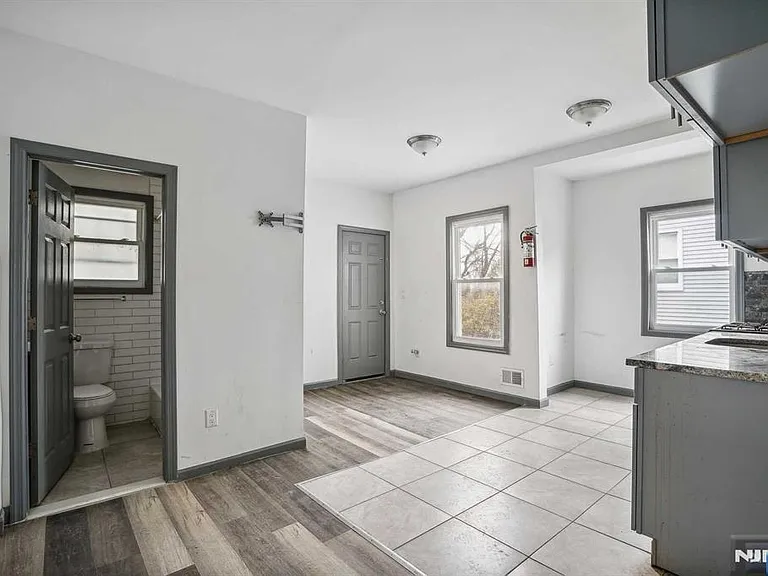143 Valley Rd — Photo 4