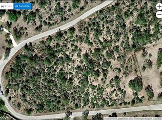21 Acacia Dr S, Uvalde, TX 78801