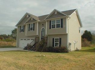 132 Village Way SW, Calhoun, GA 30701