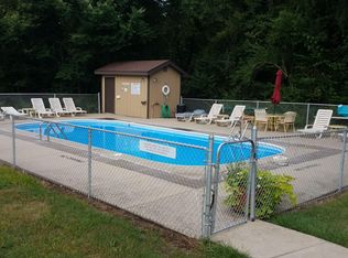 2525 Allentown Rd #40, Pekin, IL 61554