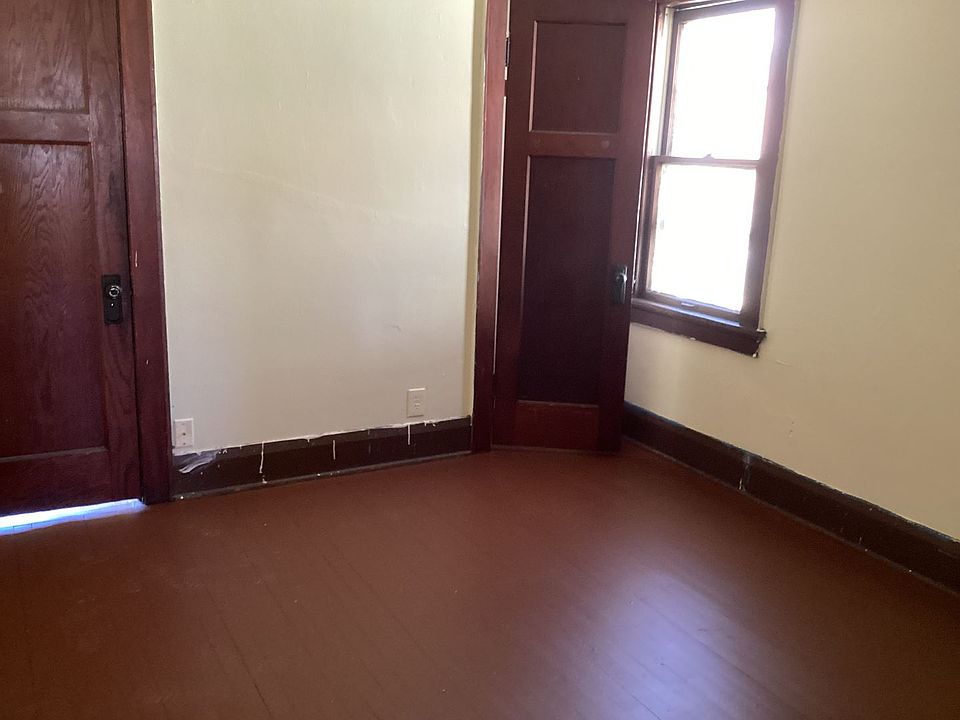 Building Photo 5