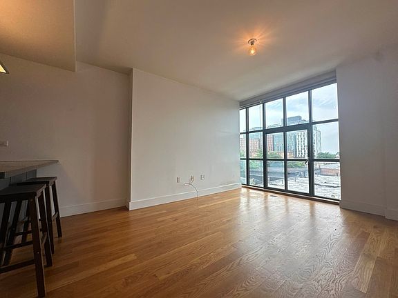 5th image of 1040 Dean St APT 409