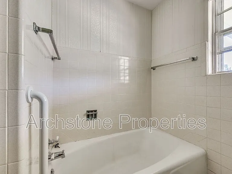 3121 Lakeside Dr — Photo 16
