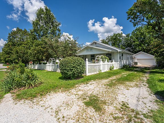 2nd image of 921 W Turner Street