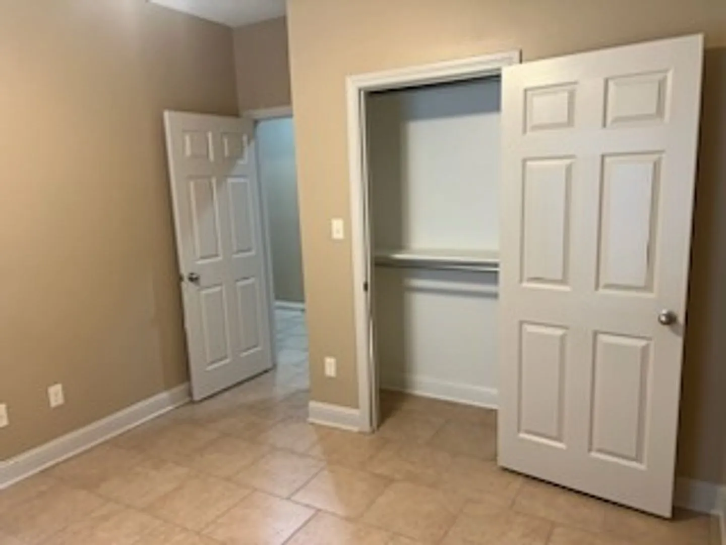 3923 Mobley Circle — Photo 3