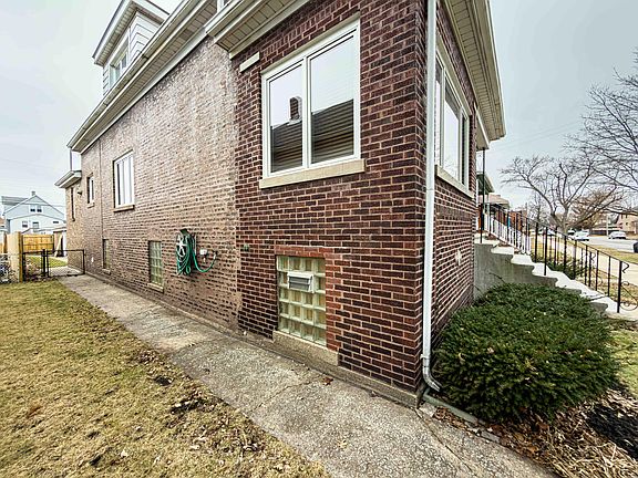 3rd image of 1218 120th St