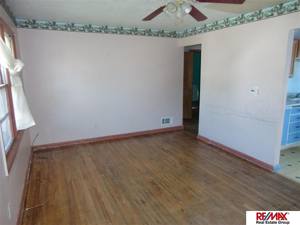 2nd image of 3521 Hascall St