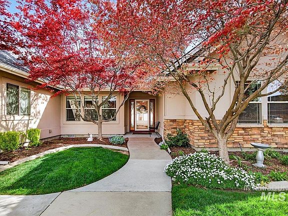 2nd image of 2305 E Chimere Dr