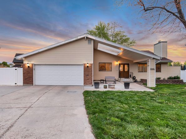 239 Country Club Dr, Stansbury Park, UT 84074