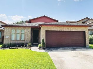 9610 Hamilton Dr, Pearland, TX 77584