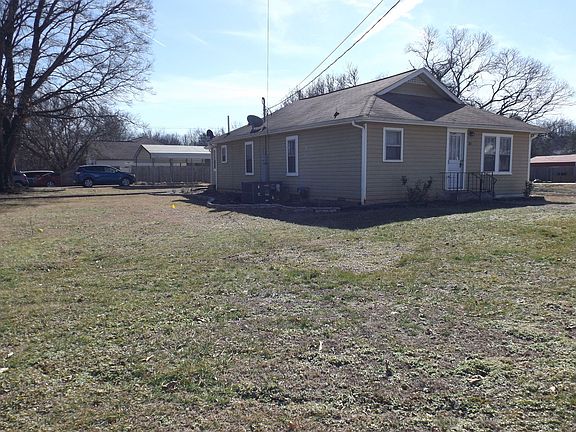 2nd image of 301 Russell Rd