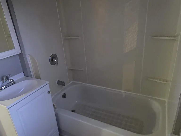122 Heaton Ave — Photo 14