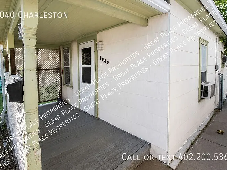1040 Charleston St — Photo 2