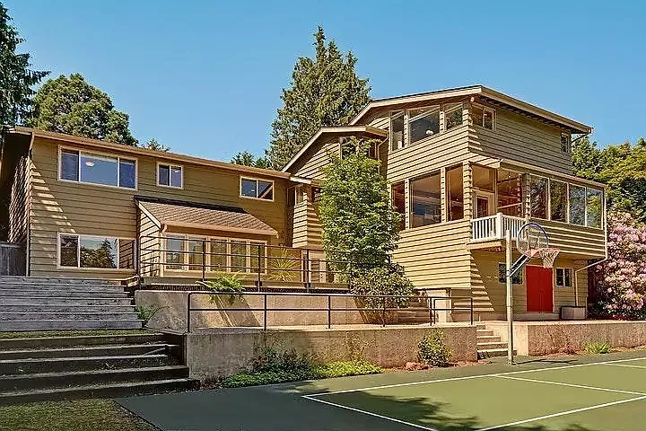 5 bed, 4635 sqft, $8,000 — Photo 2