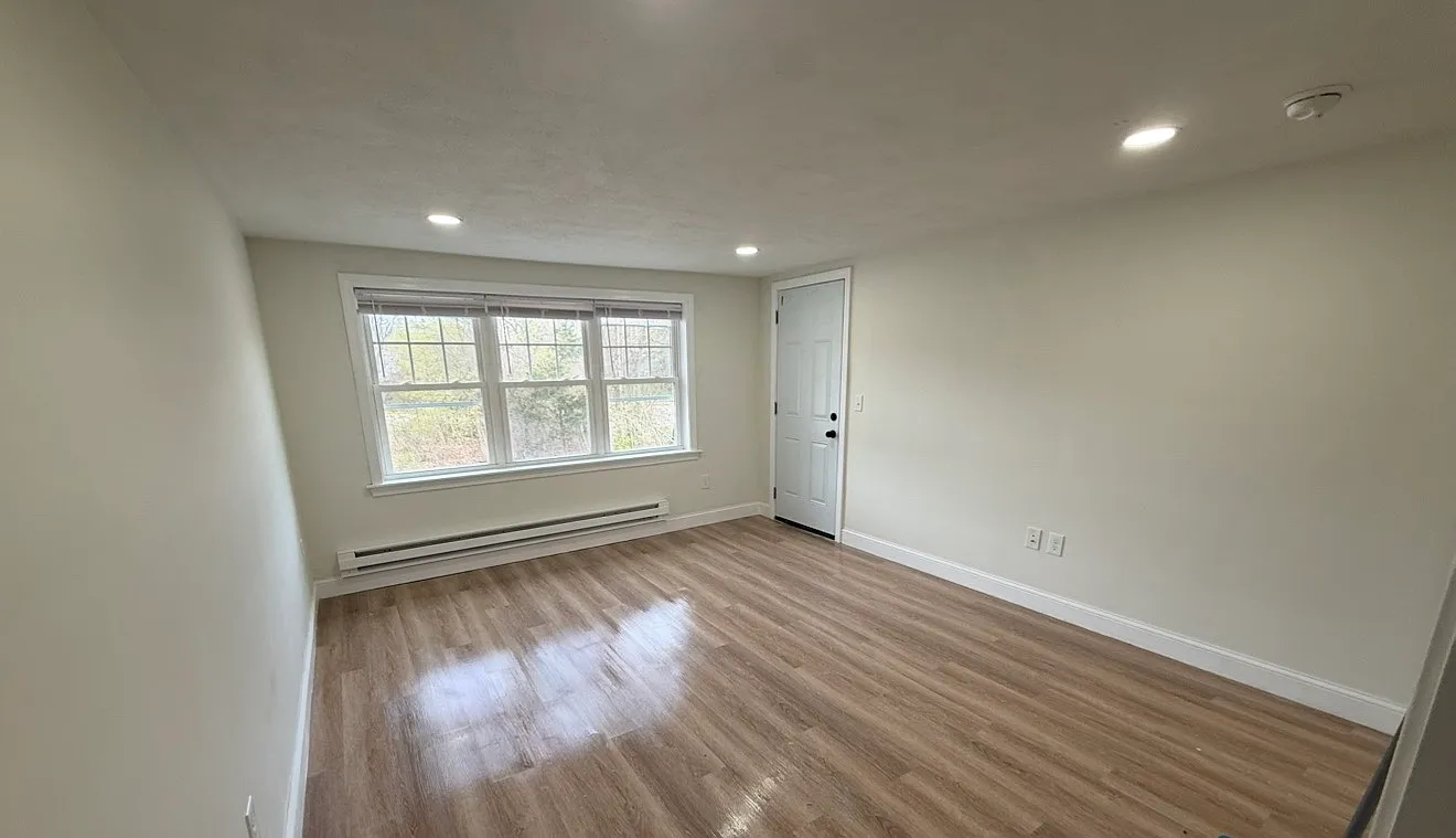 2 bed, 900 sqft, $2,300 — Photo 2