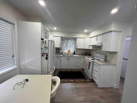3rd image of 15705 Tulip Dr