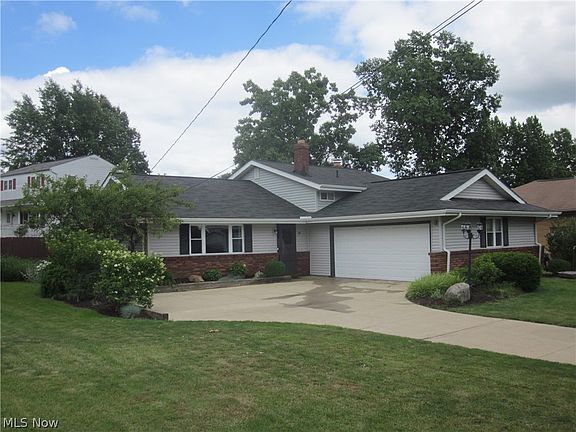 2nd image of 4039 Magnolia Dr