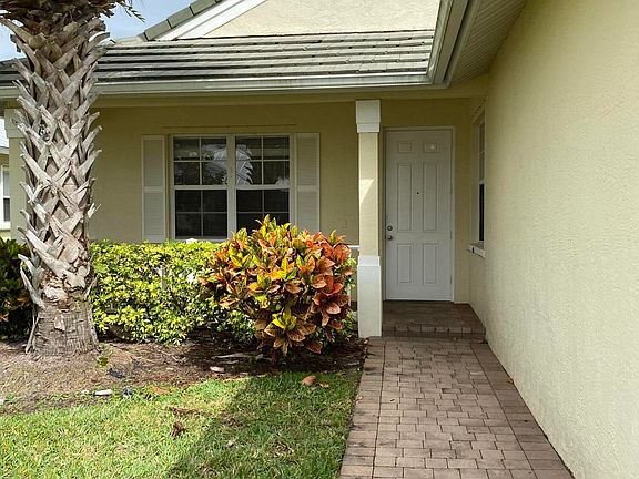 2nd image of 124 NW Swann Mill Circle