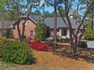 16 Glen Devon Dr, Southern Pines, NC 28387