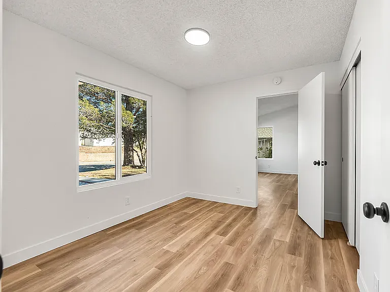 3817 Fernwood St — Photo 14