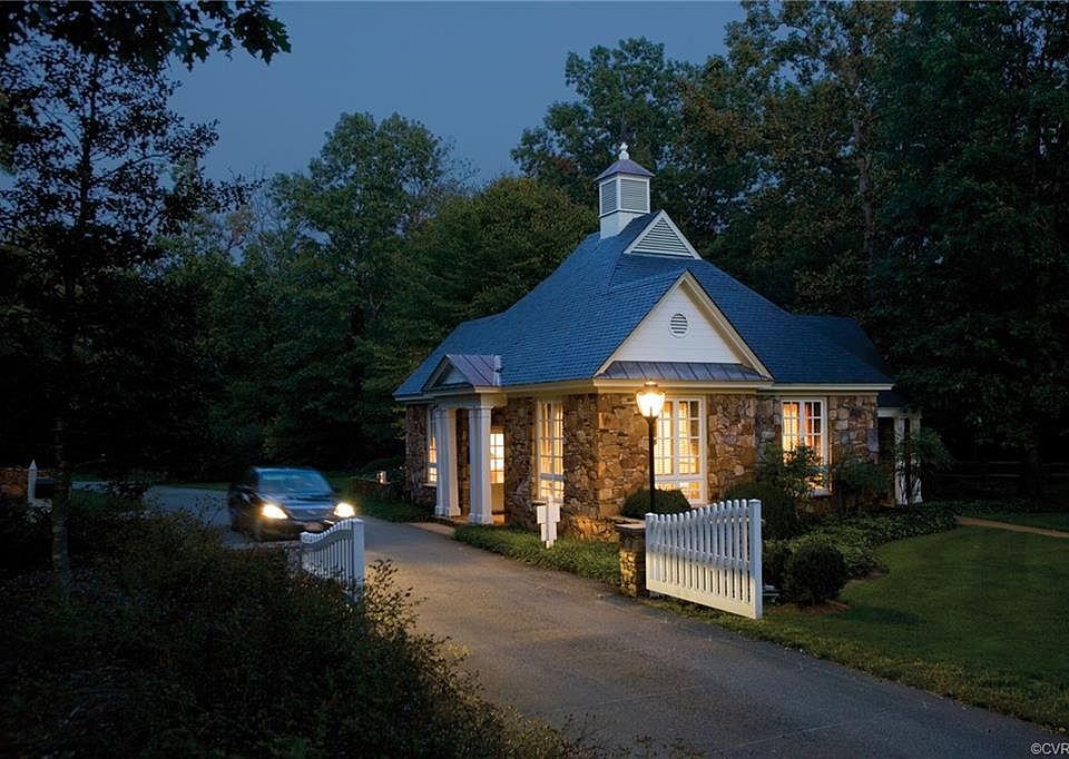 1st image of 3027 Greywalls Dr