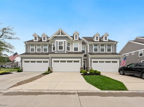 690 Harbour Town Ct, Avon Lake, OH 44012