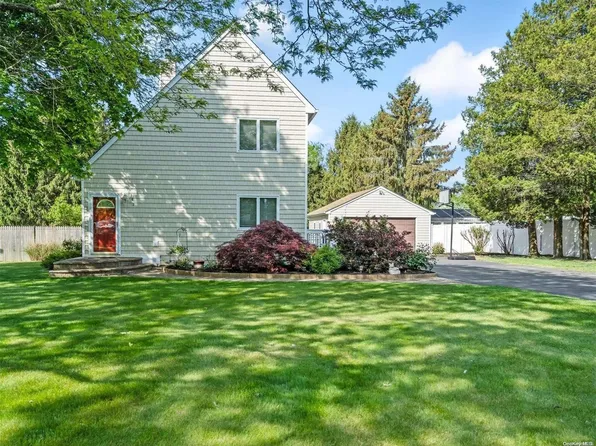 193 Arrowhead Avenue, Riverhead, NY 11901