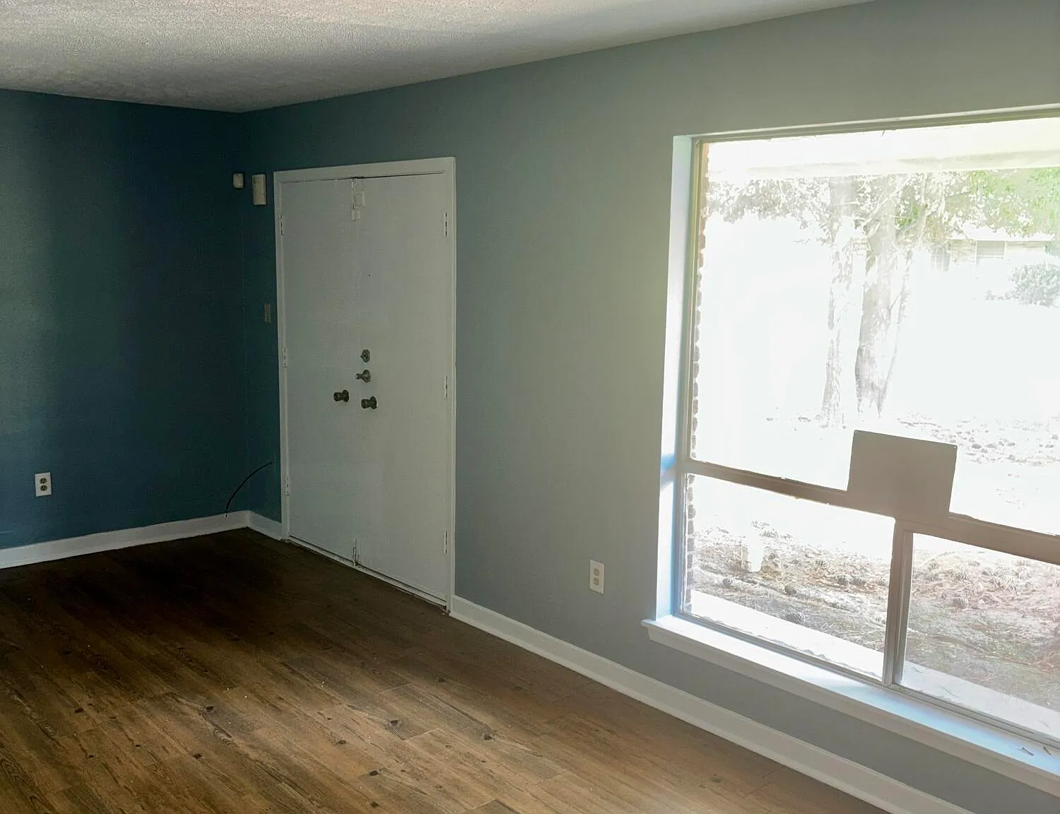 3 bed, 2.0 bath, 1420 sqft, $1,200 — Photo 3