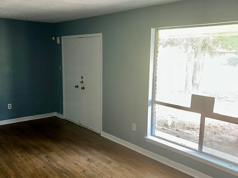 6663 Abraham Lincoln Dr — Photo 3