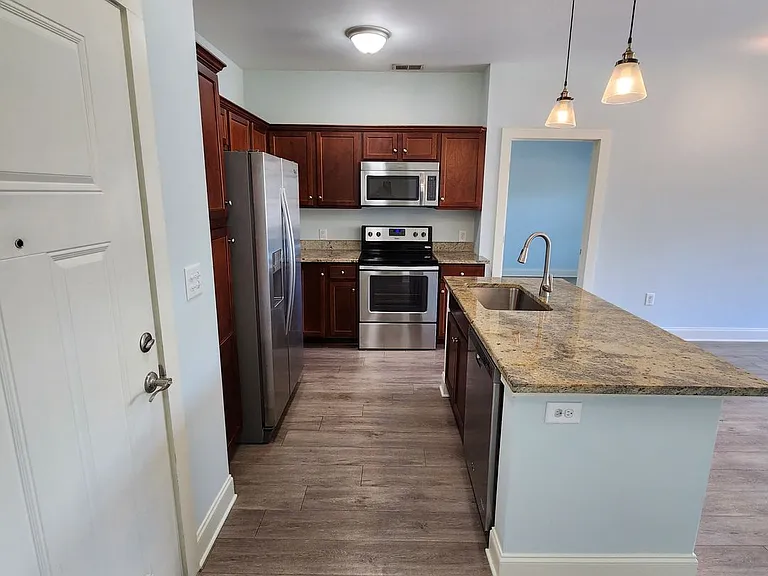 4021 Blackstone Dr #200 — Photo 26