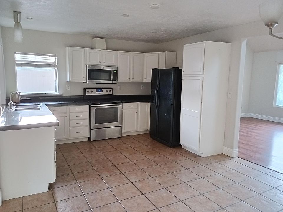 1st image of 11469 Almazon St