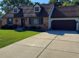 3828 Kingsway Dr, Crown Point, IN